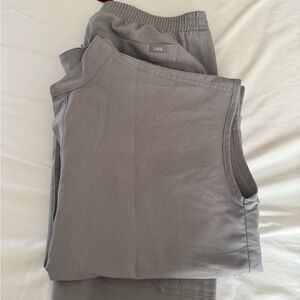 Figs Women's Technical Collection Gray Top & Pants Set